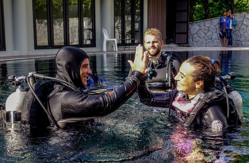 raidCardBG